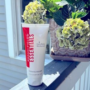 Rodan and Fields Daily Body Moisturizer